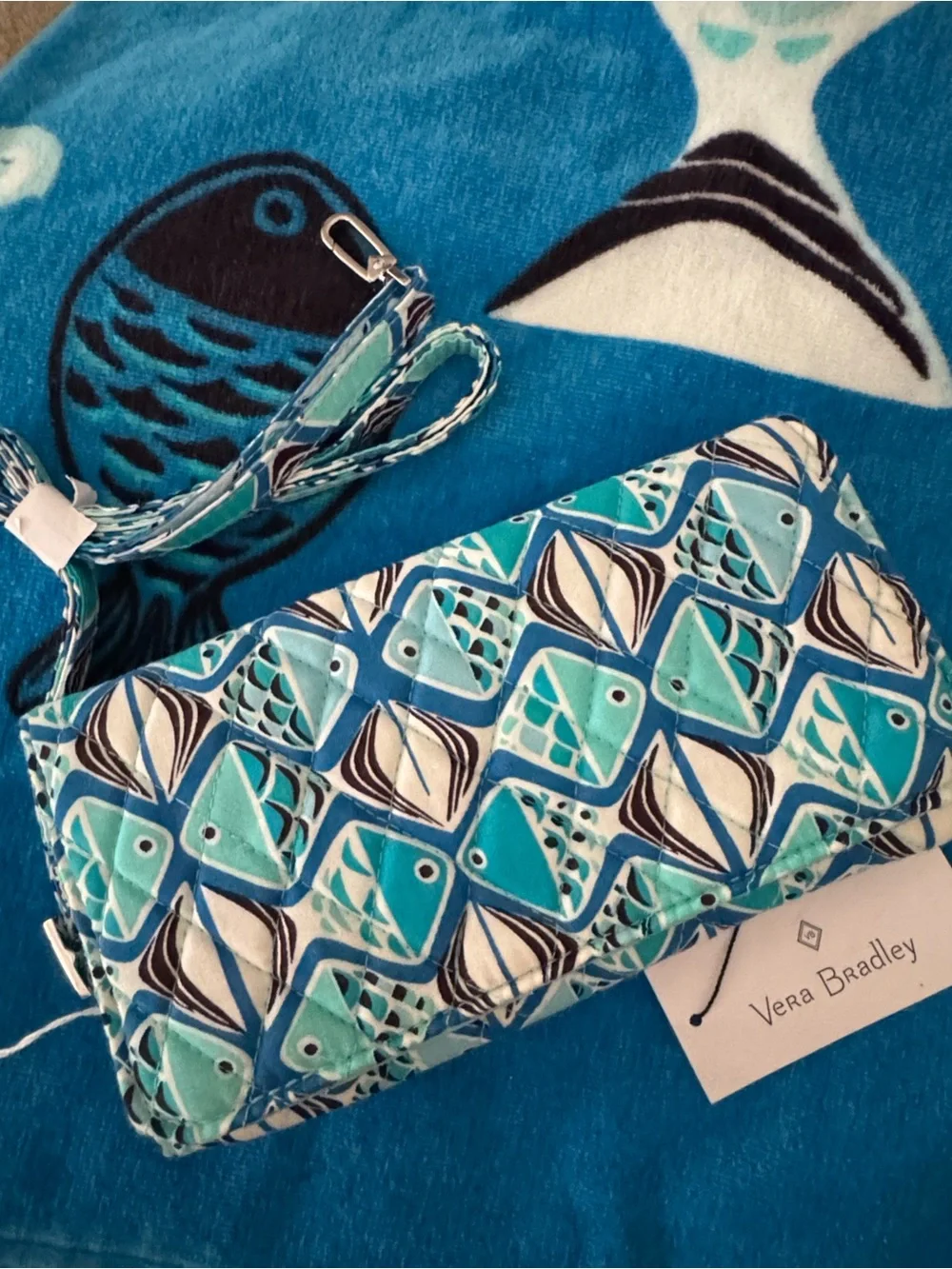 Vera Bradley Go Fish Blue wallet crossbody & matching beach towel - NWT - Picture 14 of 16